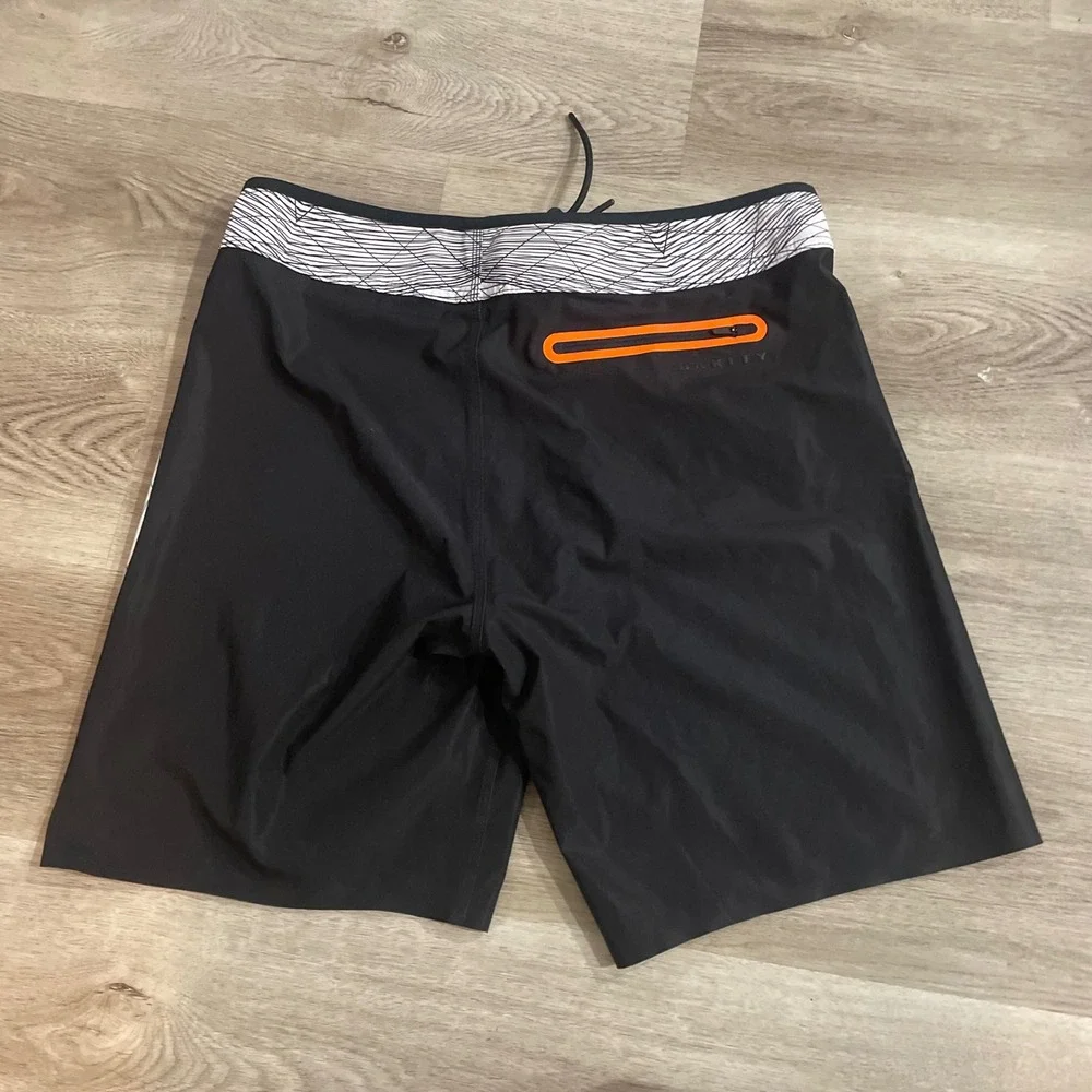 Oakley Geo Ellipse 18 Boardshorts Mens 33 Black Orange 482446-02E Surf Swim